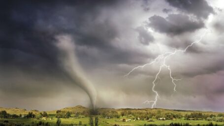 image of tornado storm